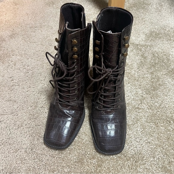 Leather square toe boots - Picture 5 of 8